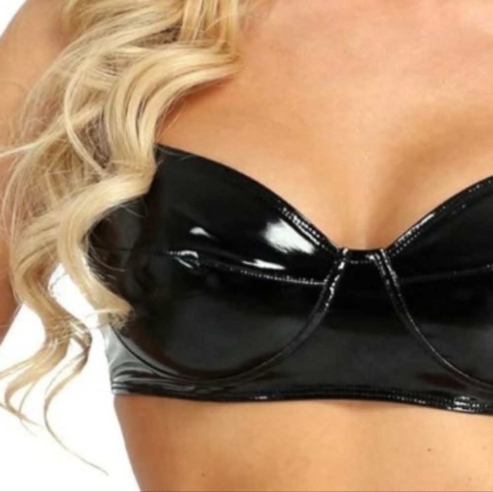 IEFiEL Brand New Black  Faux Leather Bras